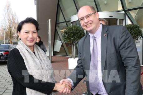 Chủ tịch Quốc hội Nguyễn Thị Kim Ngân thăm Công ty NACO tại Hà Lan