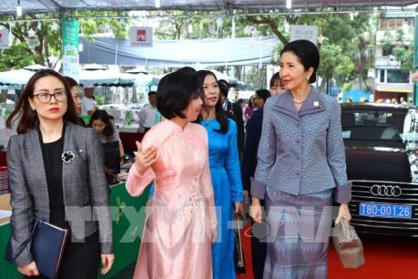 Phu nhân các nhà lãnh đạo GMS tìm hiểu di sản văn hóa, đời sống của phụ nữ Việt Nam