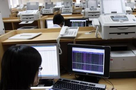 Chứng khoán ngày 9/5: Sắc đỏ lan rộng, thanh khoản thấp