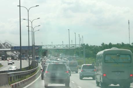 Cao tốc Tp Hồ Chí Minh - Long Thành - Dầu Giây ùn tắc nghiêm trọng: Nguyên nhân nào?
