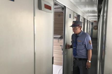 Tiếp viên đường sắt trả lại trên 37 triệu đồng hành khách để quên trên tàu