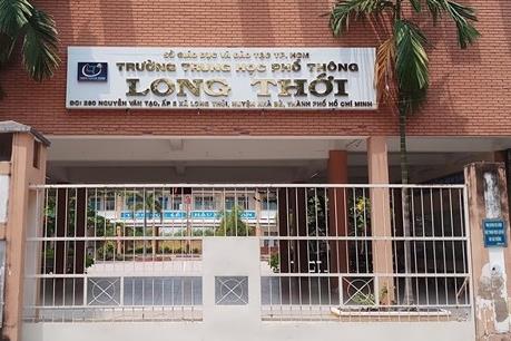 Tạm đình chỉ công tác cô giáo không giảng bài khi lên lớp