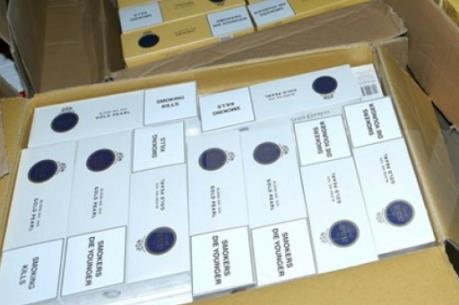 Bắt giữ đối tượng tàng trữ 16 ngàn bao thuốc lá lậu tại phòng trọ