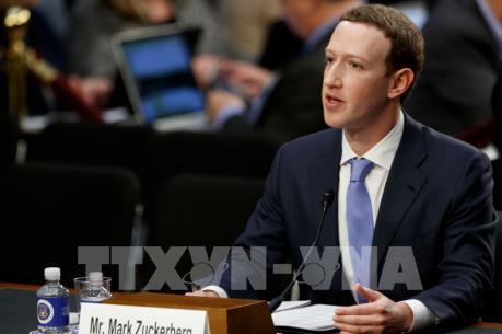 10 giờ trên "ghế nóng" của CEO Facebook Mark Zuckerberg