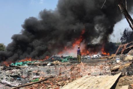 Cháy lớn tại cơ sở tái chế nhựa