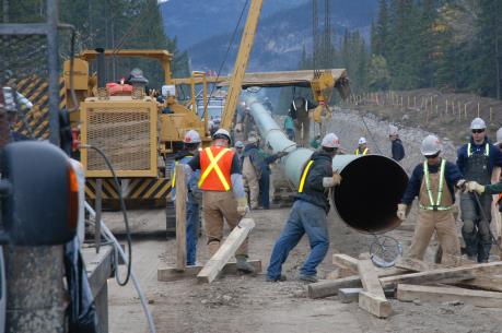 Tranh cãi gay gắt về dự án nâng cấp đường ống dẫn dầu Trans Mountain