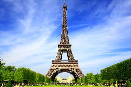 Tháp Eiffel tạm đóng cửa do đình công