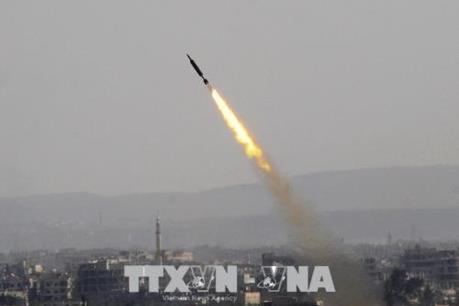 Lực lượng phòng không Syria đáp trả cuộc tấn công của Mỹ