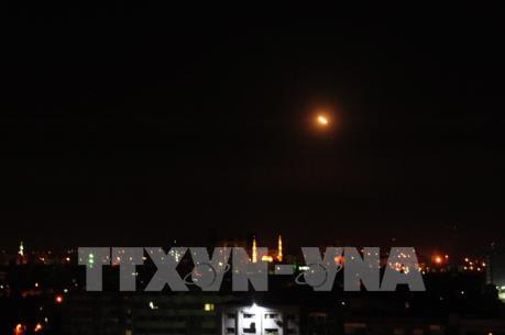 Đợt không kích đầu tiên của Mỹ, Anh, Pháp tại Syria