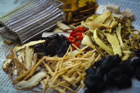 Tiêu hủy gần 7 tấn dược liệu không rõ nguồn gốc từ Trung Quốc