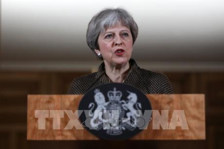 Thủ tướng Theresa May đối mặt với vấn đề pháp lý về quyết định tham chiến tại Syria