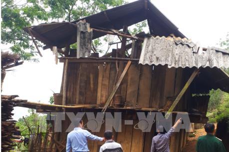 Mưa to kèm lốc xoáy gây nhiều thiệt hại tại Điện Biên