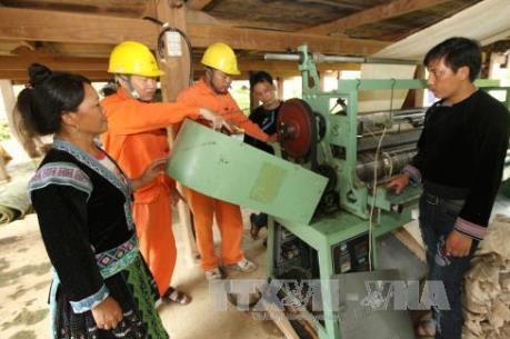 Ngành điện và khách hàng chung tay tiết kiệm điện