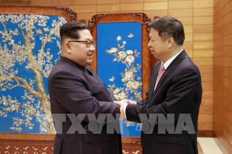 Nhà lãnh đạo Kim Jong-un thảo luận với quan chức Trung Quốc về tăng cường quan hệ