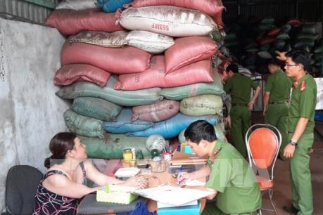 Vụ cà phê trộn sỏi và nhuộm pin: Công an Đắk Nông khẩn trương điều tra làm rõ