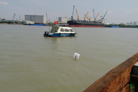 Vụ hai sà lan đâm nhau trên sông Sài Gòn: Trục vớt xong sà lan bị chìm