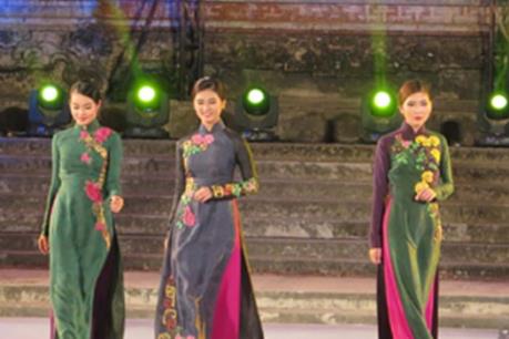 Vietcombank là tài trợ Đồng cho Lễ hội Áo dài tại Fesstival Huế 2018