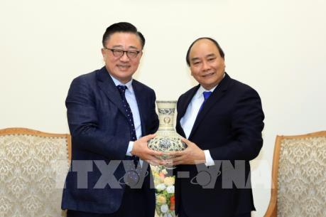 Thủ tướng Nguyễn Xuân Phúc tiếp Tổng Giám đốc Tập đoàn Samsung (Hàn Quốc)