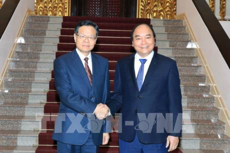 Thủ tướng Nguyễn Xuân Phúc tiếp Chủ tịch tỉnh Quảng Tây, Trung Quốc