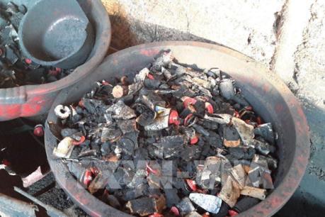 Vụ vỏ cà phê trộn sỏi và nhuộm bột pin tại Đắk Nông: Công an đã thu giữ 3 tấn hàng hóa