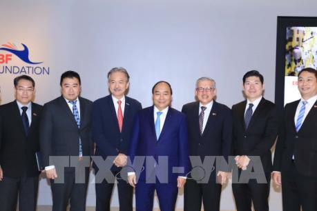 Thủ tướng Nguyễn Xuân Phúc đối thoại với các tập đoàn hàng đầu Singapore