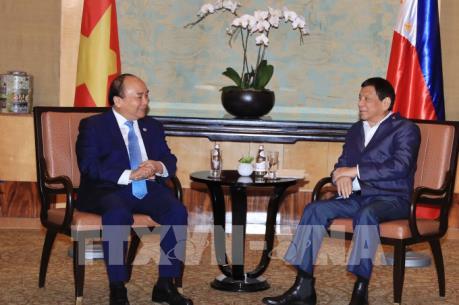 Thủ tướng Chính phủ Nguyễn Xuân Phúc gặp Tổng thống Philippines