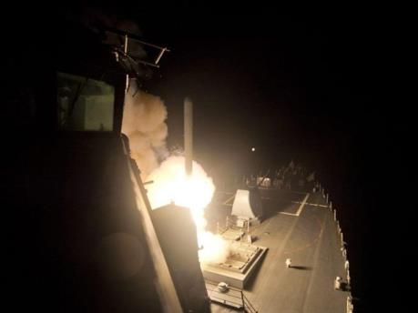 Nhiều cứ điểm quân sự của Syria bị tấn công tên lửa