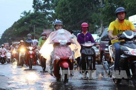Chiều tối và đêm 2/5 Bắc Bộ chuyển mưa dông, đề phòng thời tiết nguy hiểm
