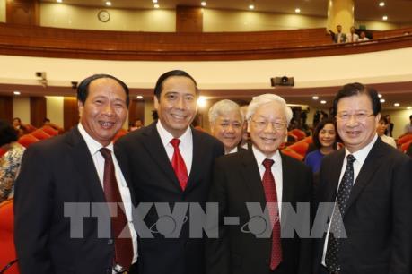 Hội nghị Trung ương 7 Khóa XII: Ngày làm việc đầu tiên