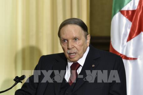 Algeria tìm quan hệ cân bằng giữa Qatar và UAE