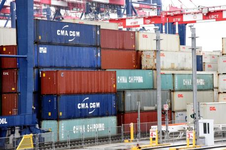 Thặng dư thương mại của Trung Quốc với Mỹ nới rộng bất chấp căng thẳng song phương