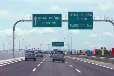 Mức xử phạt thế nào về lỗi dừng, đỗ xe trên đường cao tốc?