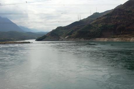 Cứu thuyền mắc cạn, 1 người bị nước cuốn trôi mất tích