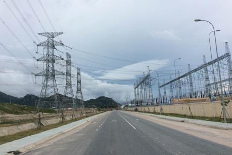 Thống nhất hệ thống điện Việt Nam – Bài 1: Những người trên tuyến lửa