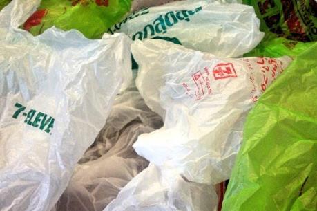 Thái Lan xem xét áp thuế đối với túi nylon