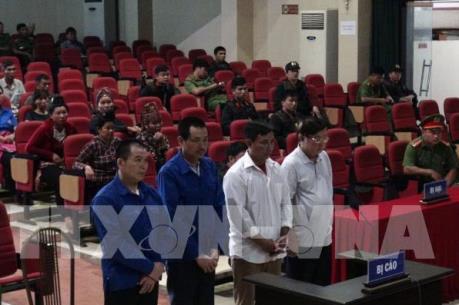 Tuyên phạt 4 bị cáo lừa đảo hơn 300 người dân vùng tái định cư thủy điện Sơn La