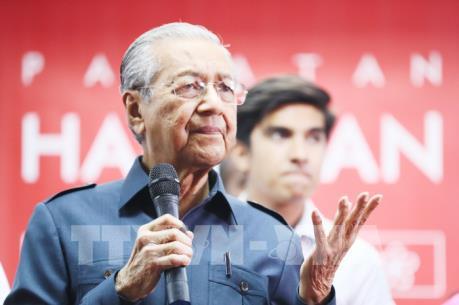 Malaysia dẹp bỏ nhiều dự án lớn để cải thiện tình hình tài chính