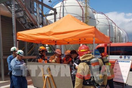 13 người nhập viện do rò rỉ khí clo tại nhà máy hóa chất