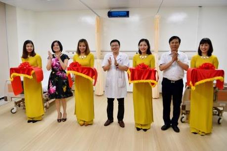 Vietcombank tài trợ nâng cấp nội thất và trang thiết bị 2 phòng bệnh của BV Hữu Nghị