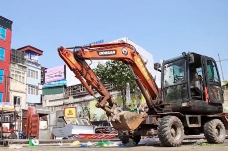 Cưỡng chế phá dỡ 23 công trình vi phạm tại Dự án cống hóa mương thoát nước Nghĩa Đô