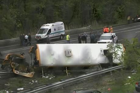 Mỹ: Xe buýt chở học sinh gặp nạn khiến 45 người thương vong