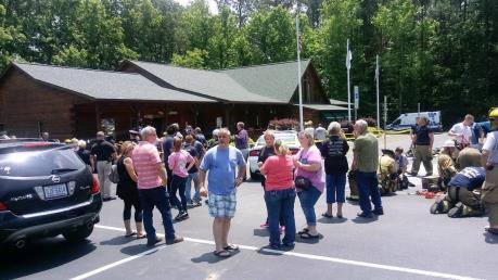 Lao xe vào một nhà hàng ở Mỹ gây thương vong