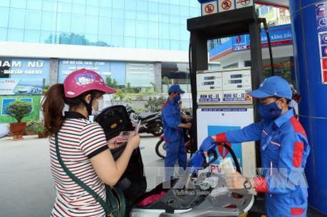 Xăng dầu đồng loạt tăng giá