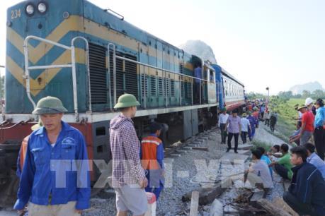 Thông tuyến đường sắt Thống nhất sau vụ tai nạn tại Thanh Hóa