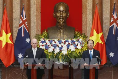 Chủ tịch nước Trần Đại Quang và Toàn quyền Australia Peter Cosgrove gặp gỡ báo chí