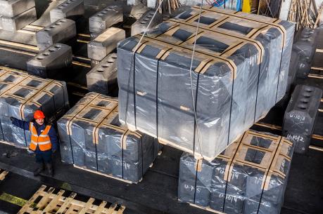 Lãnh đạo tập đoàn nhôm Rusal của Nga từ chức để tránh trừng phạt của Mỹ