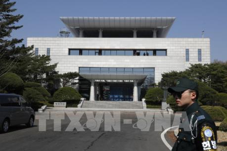 Tổng thống Hàn Quốc gặp nhà lãnh đạo Triều Tiên tại làng đình chiến Panmunjom