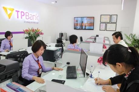 Phí dịch vụ ngân hàng phải đi kèm chất lượng dịch vụ