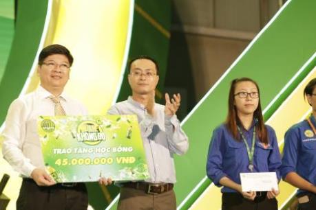 Tân Hiệp Phát tặng 30 suất học bổng cho sinh viên Đại học Nông Lâm