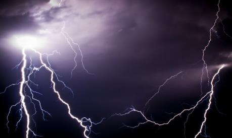 Ấn Độ: Số nạn nhân thiệt mạng do bão và sét lên tới 47 người